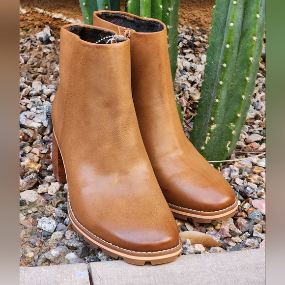 Kork-Ease Shoes - KORKS Gorgeous Burnished Finish Women's Tan Chandler Comfort Bootie Size 9